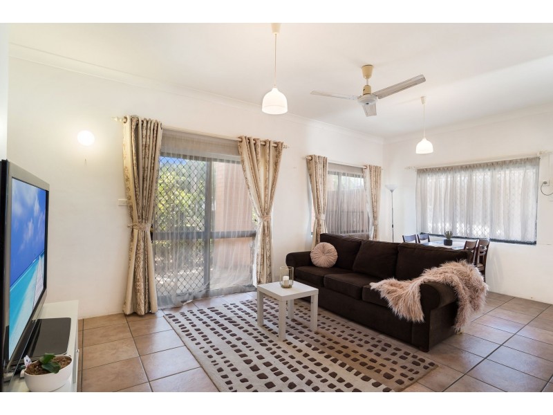 1/271-273 Esplanade, Cairns North QLD 4870