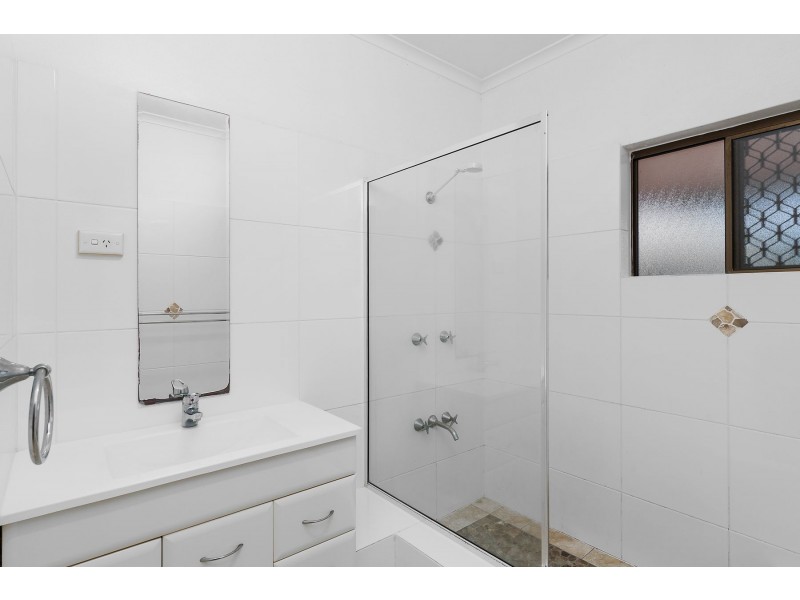 11 Alberta Drive, Woree QLD 4868