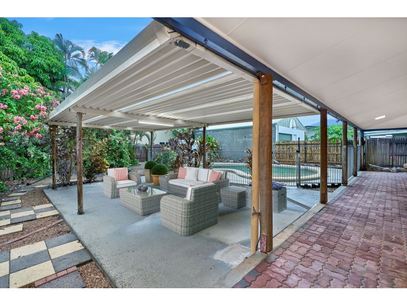 11 Alberta Drive, Woree QLD 4868