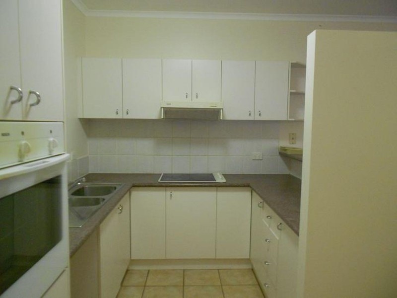 18/34-40 Lily Street, Cairns North QLD 4870