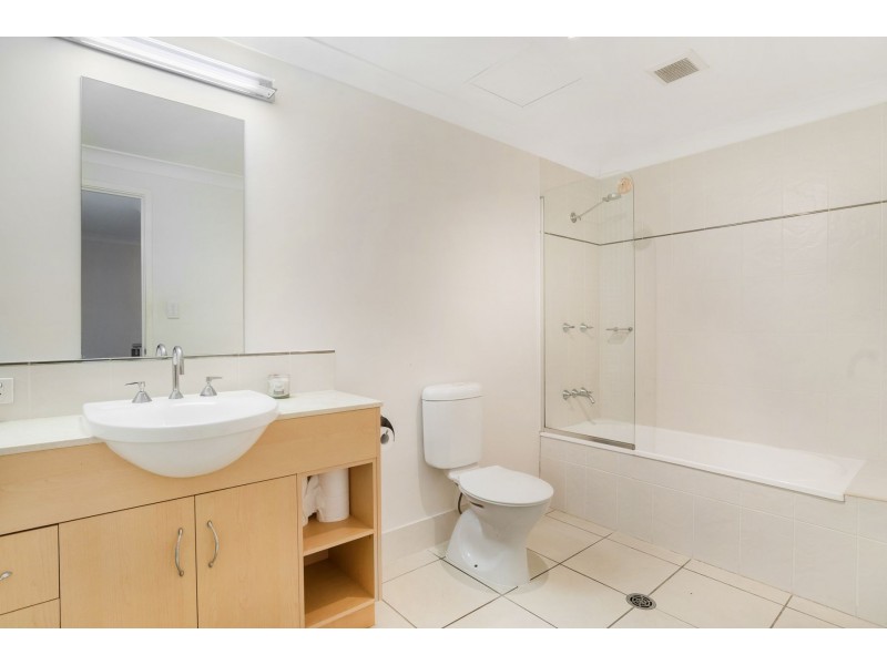 7/77 Spence Street, Cairns City QLD 4870