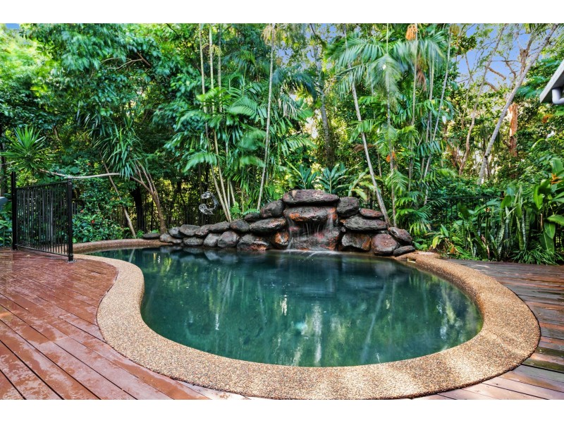 12 Barrier Close, Clifton Beach QLD 4879