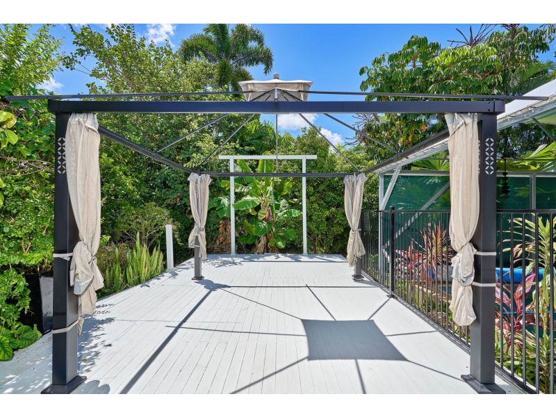 158 McManus Street, Whitfield QLD 4870