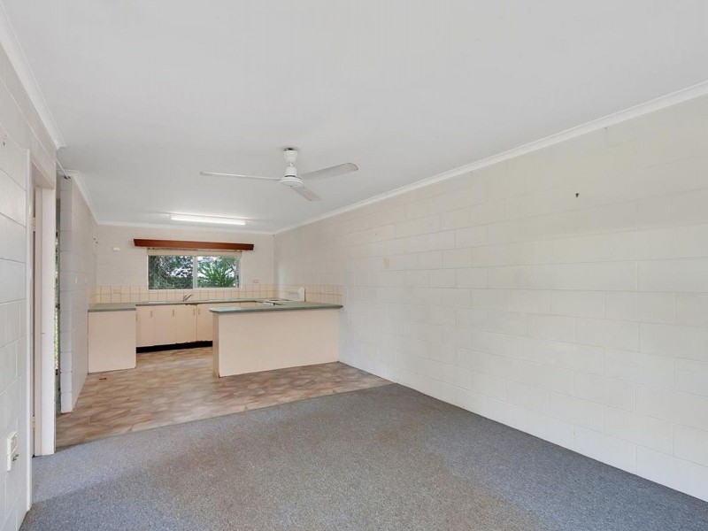 2/16 Venezia Street, Woree QLD 4868