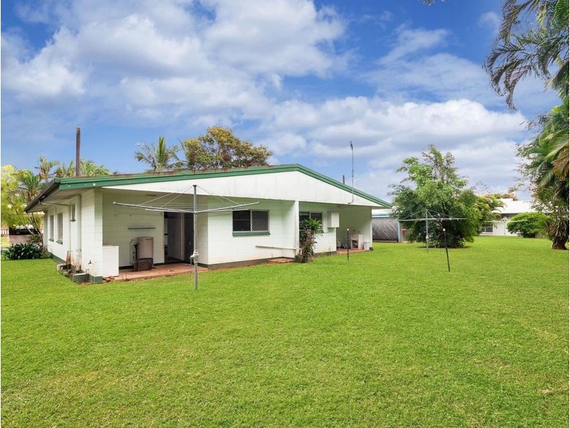 2/16 Venezia Street, Woree QLD 4868