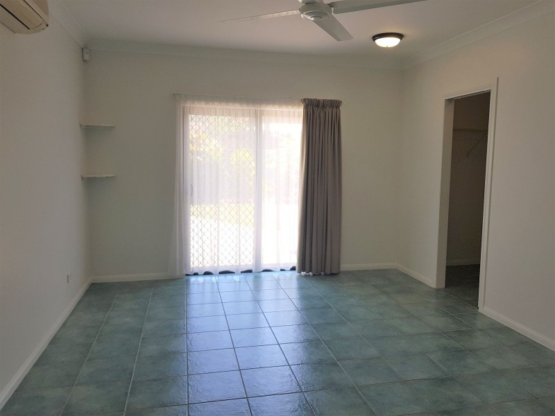 4 Plaintain Street, Kewarra Beach QLD 4879