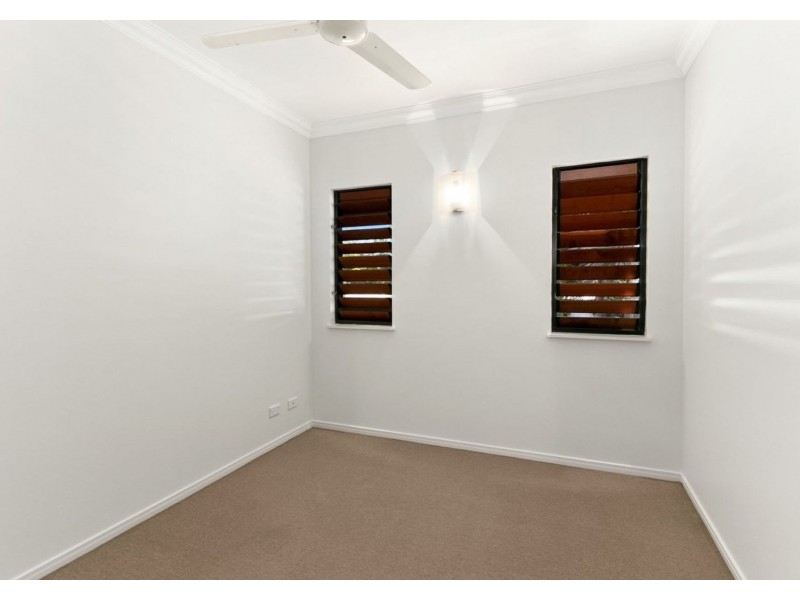 3/83 Hayward Street, Mooroobool QLD 4870