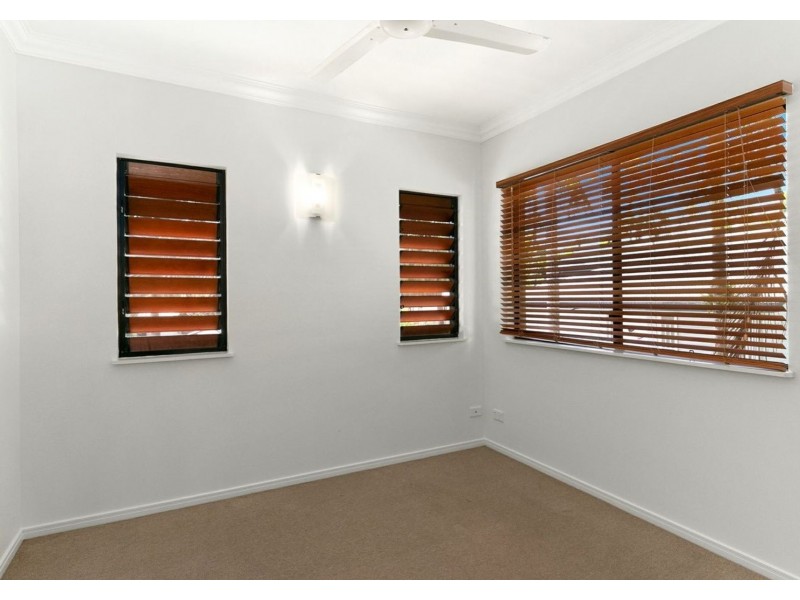 3/83 Hayward Street, Mooroobool QLD 4870