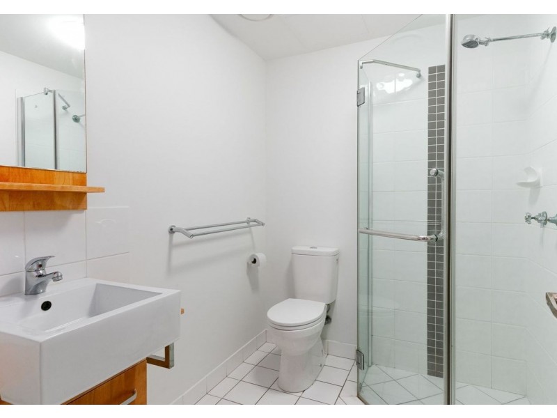 3/83 Hayward Street, Mooroobool QLD 4870