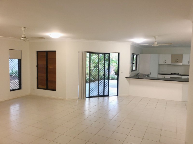 12 Retreat Close, Palm Cove QLD 4879