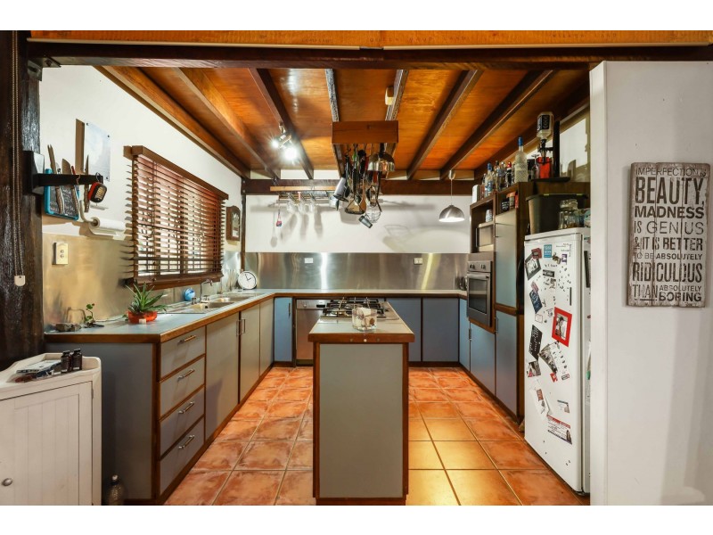 31 Ramsey Drive, Kanimbla QLD 4870