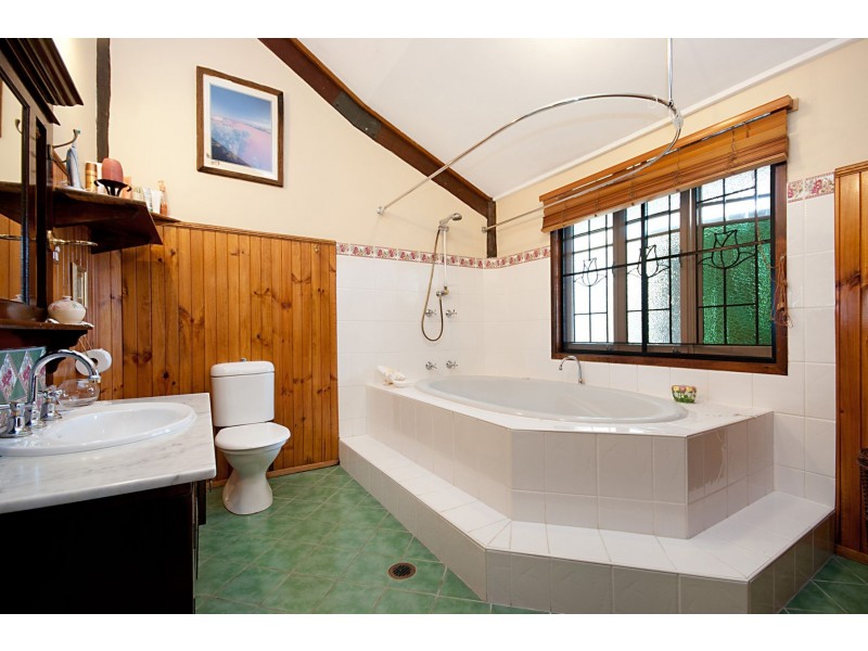 31 Ramsey Drive, Kanimbla QLD 4870