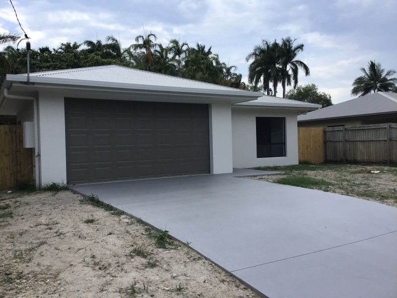 6 Griffiths Street, Manoora QLD 4870
