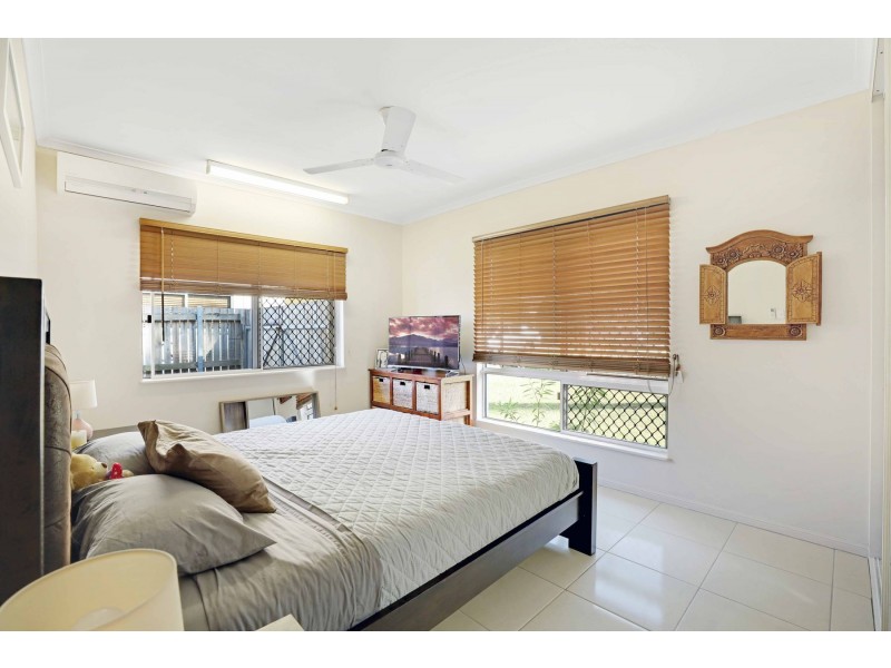 16 Blackbird Close, Bentley Park QLD 4869