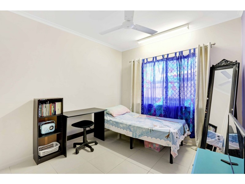 16 Blackbird Close, Bentley Park QLD 4869