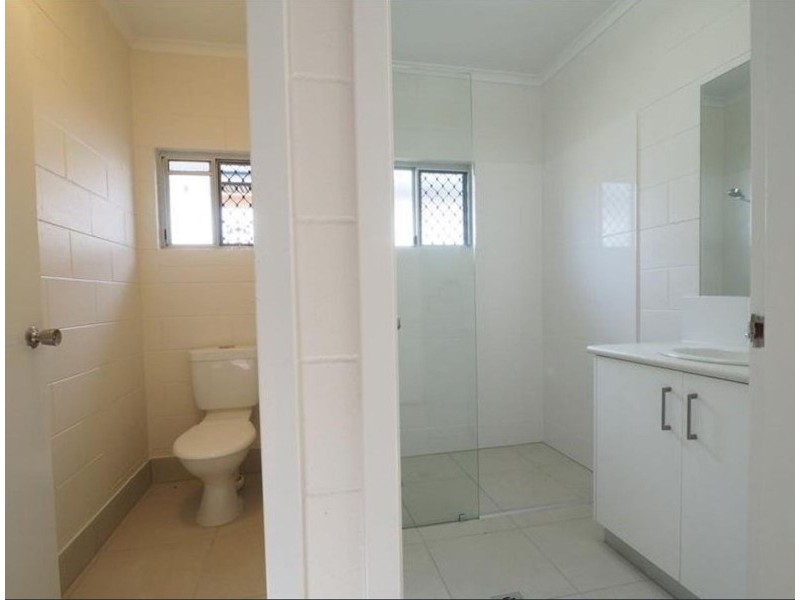 2/55 Macilwraith Street, Manoora QLD 4870