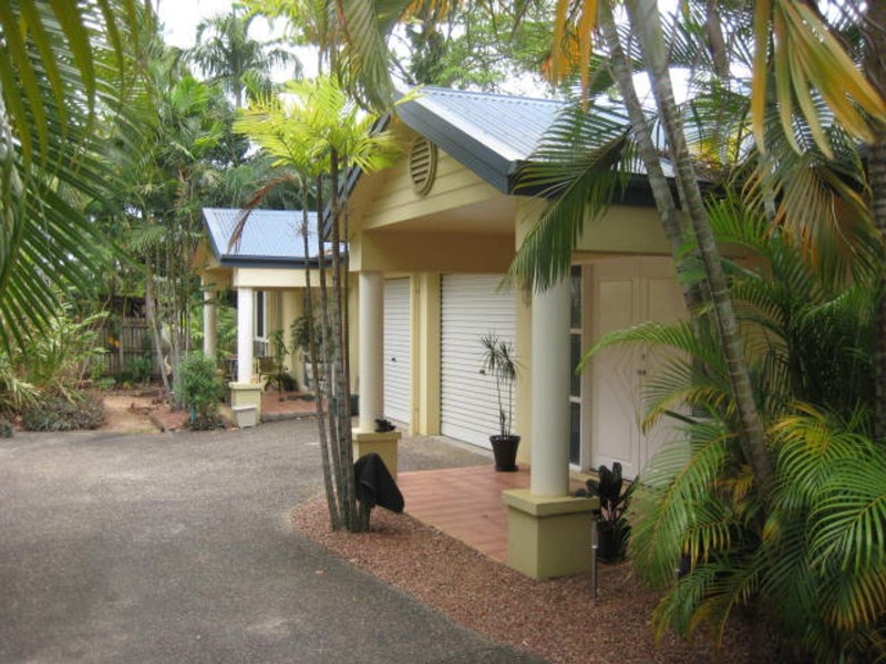 8/6 Hedley Close, Redlynch QLD 4870