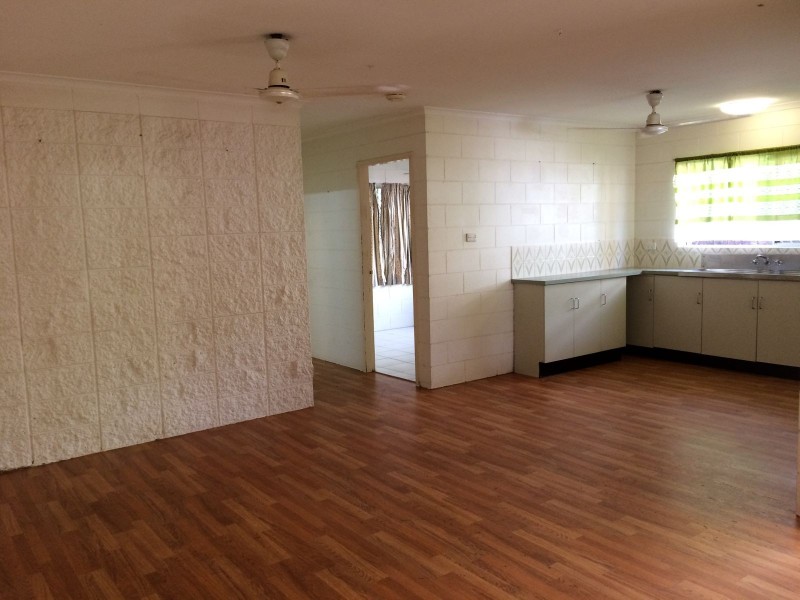 2/104 Mayers Street, Manunda QLD 4870