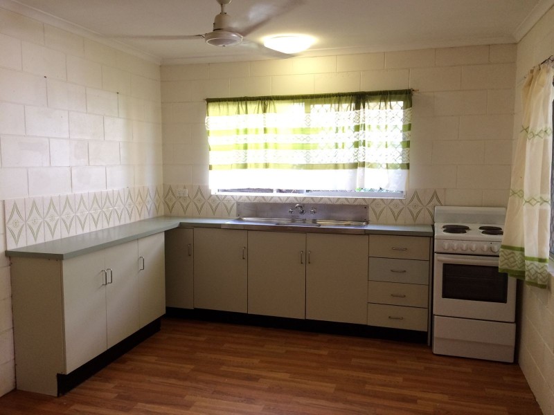 2/104 Mayers Street, Manunda QLD 4870