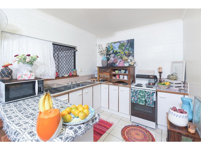 1/457 Severin Street, Manunda QLD 4870