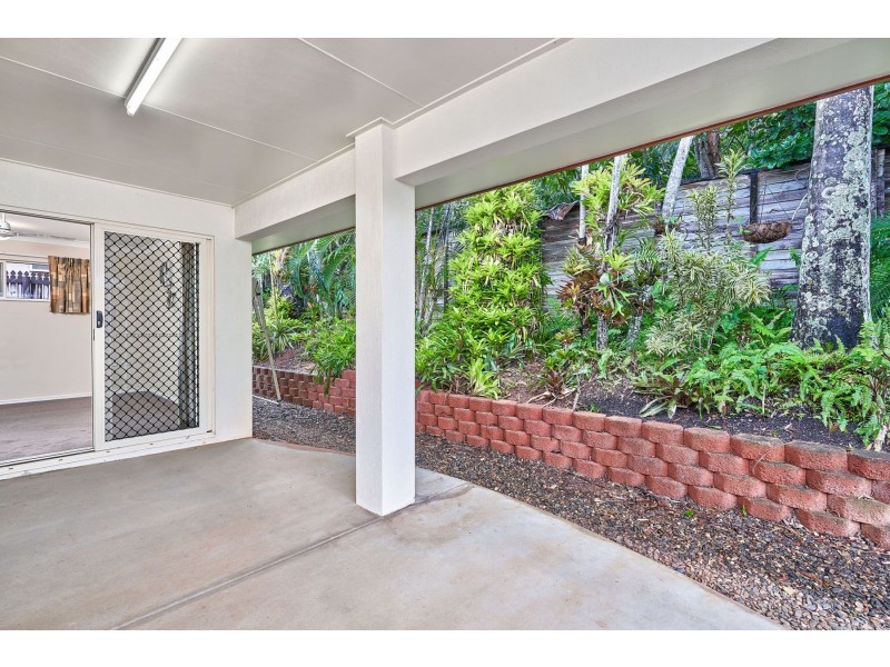 9 Chesterfield Close, Brinsmead QLD 4870