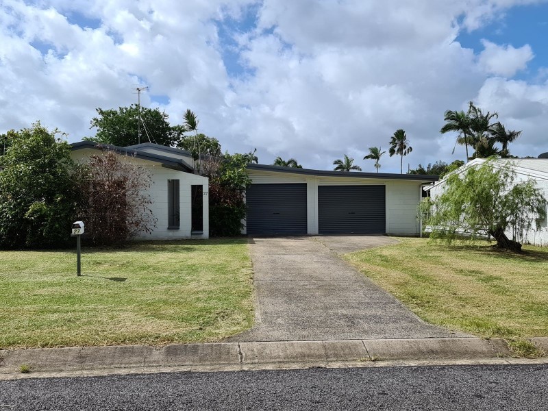 27 Frangipani Street, White Rock QLD 4868