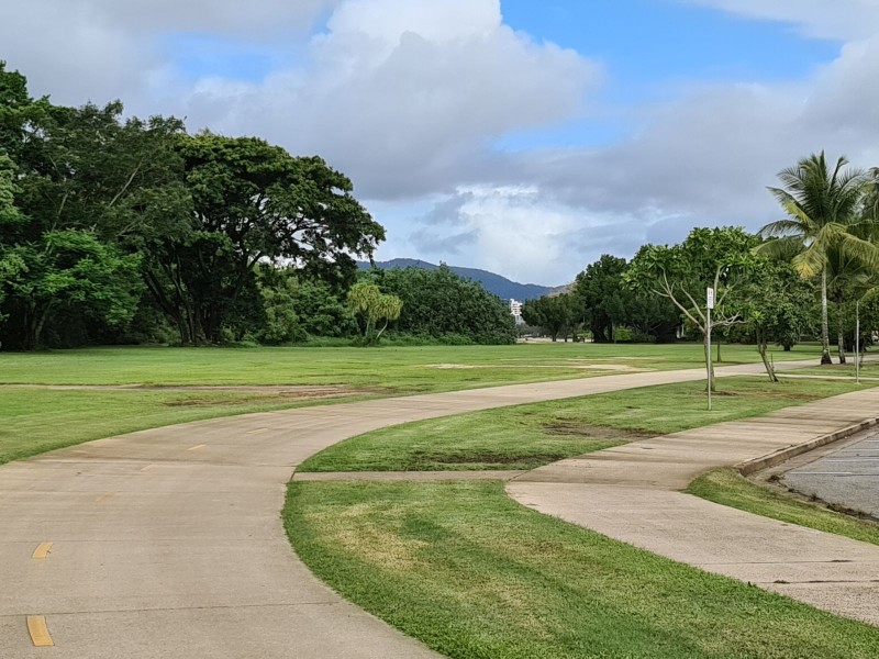 9/5-7 Lily Street, Cairns North QLD 4870