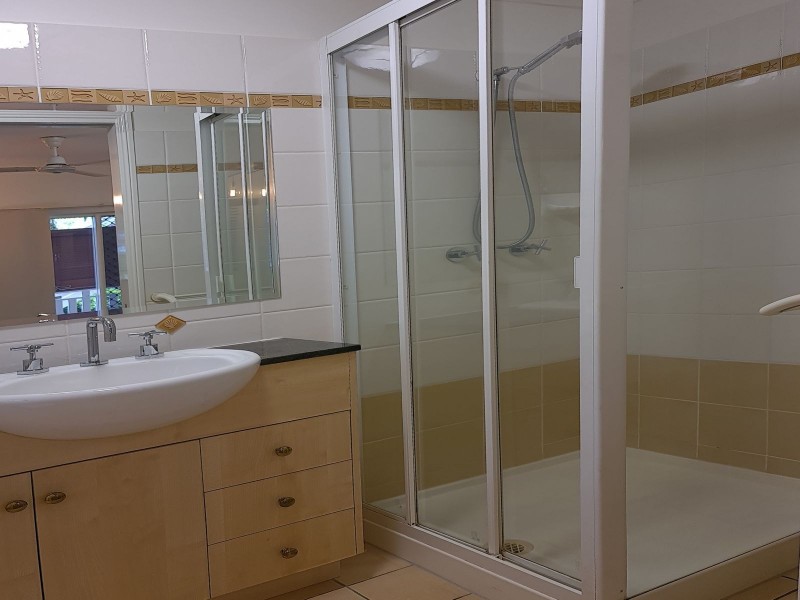 9/5-7 Lily Street, Cairns North QLD 4870