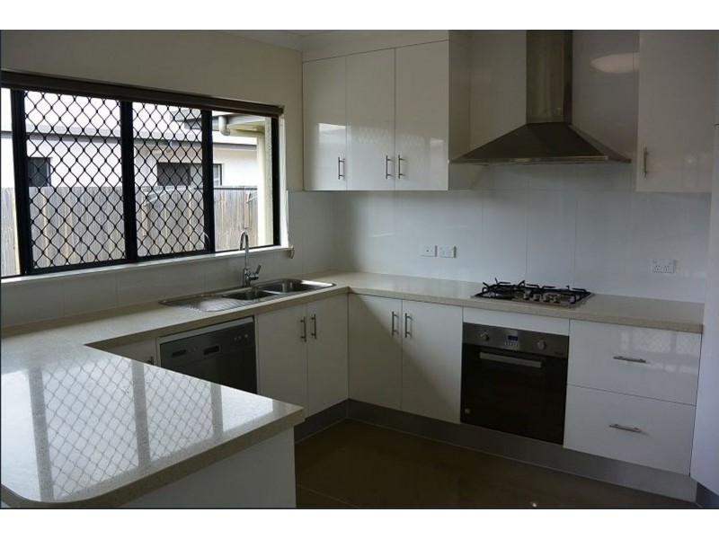 11 The Avenue, Trinity Park QLD 4879