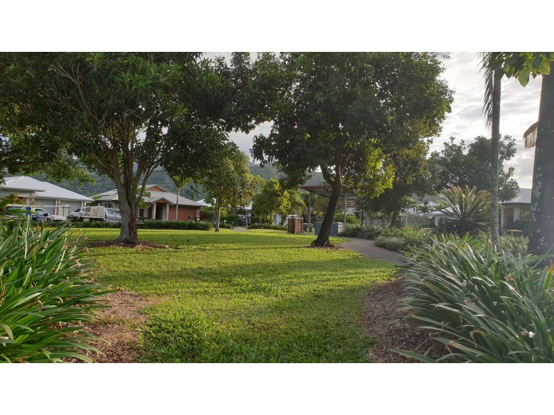 7 Bowline Place, Trinity Beach QLD 4879