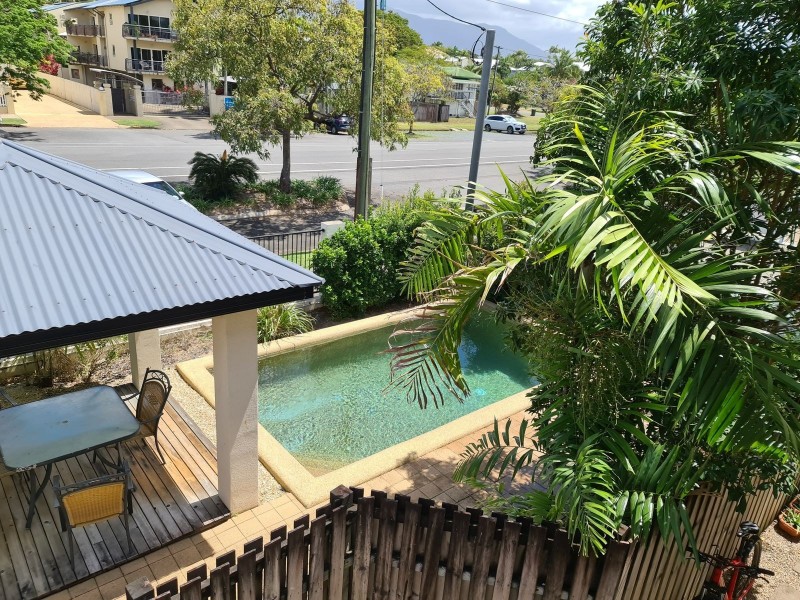 4/238-240 McLeod Street, Cairns North QLD 4870