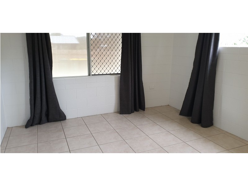 1/52 Alberta Drive, Woree QLD 4868