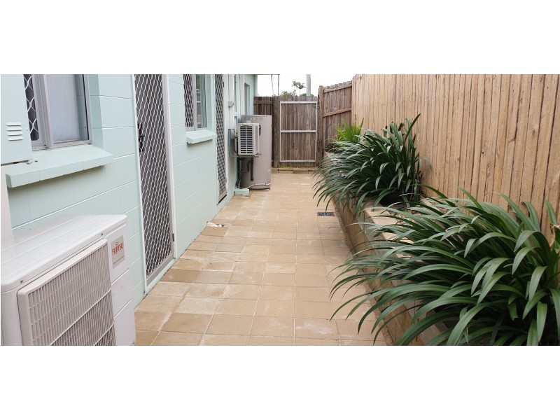 1/52 Alberta Drive, Woree QLD 4868