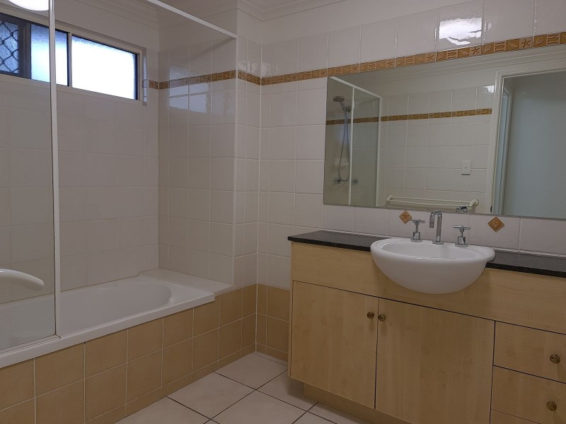 9/5-7 Lily Street, Cairns North QLD 4870