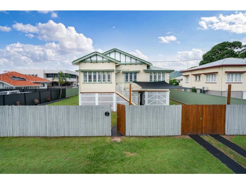 3 Jones Street, Westcourt QLD 4870