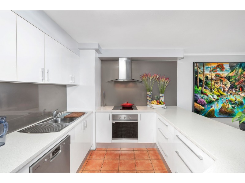 30/249-255 Esplanade, Cairns North QLD 4870