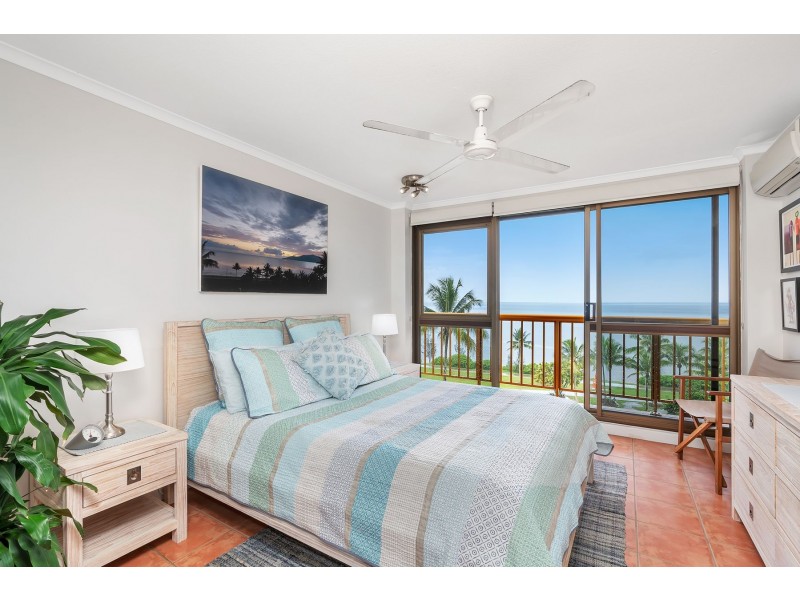 30/249-255 Esplanade, Cairns North QLD 4870