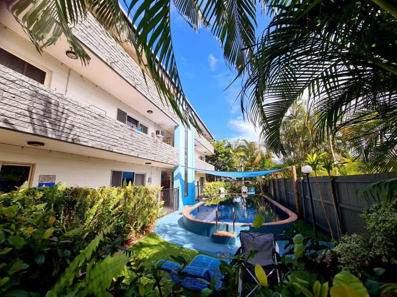 2/284 Lake Street, Cairns North QLD 4870