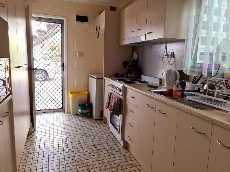 2/284 Lake Street, Cairns North QLD 4870