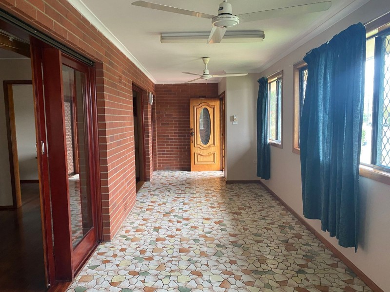 271 Aumuller Street, Westcourt QLD 4870
