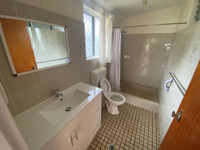 271 Aumuller Street, Westcourt QLD 4870