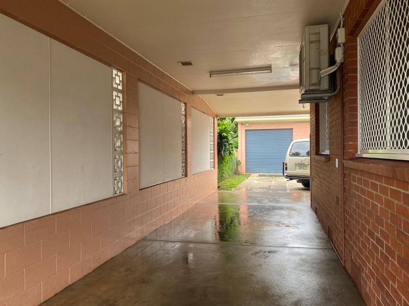 271 Aumuller Street, Westcourt QLD 4870