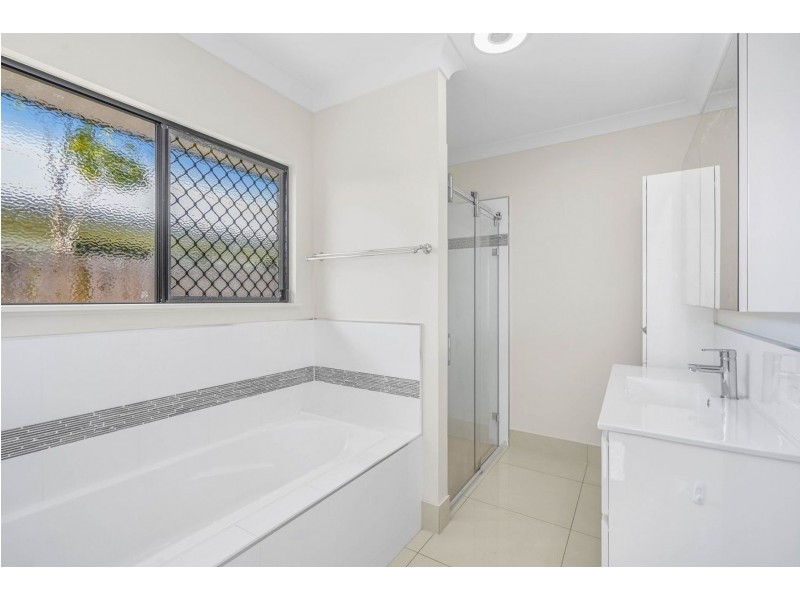 49 Hillary Drive, Smithfield QLD 4878