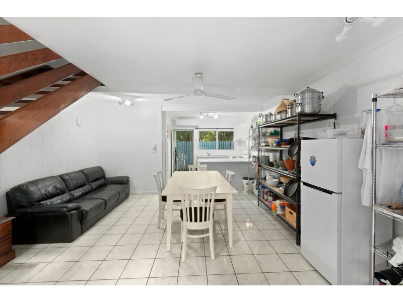 4/126 Pease Street, Manoora QLD 4870