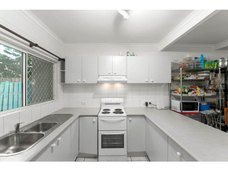 4/126 Pease Street, Manoora QLD 4870