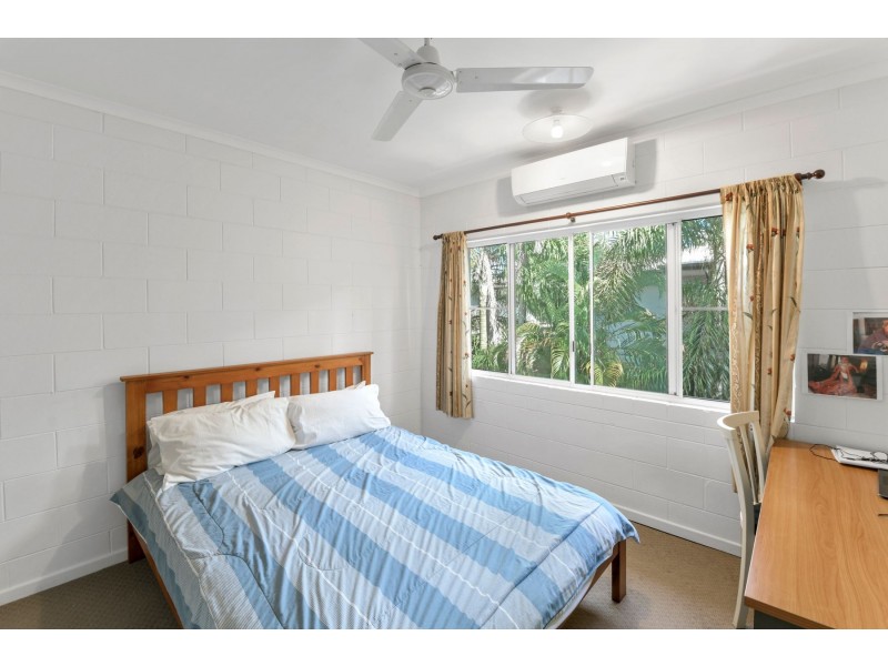 4/126 Pease Street, Manoora QLD 4870