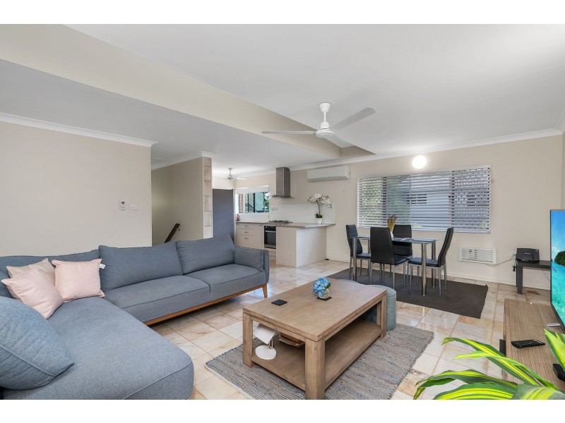 8/11 Crathern Close, Edge Hill QLD 4870