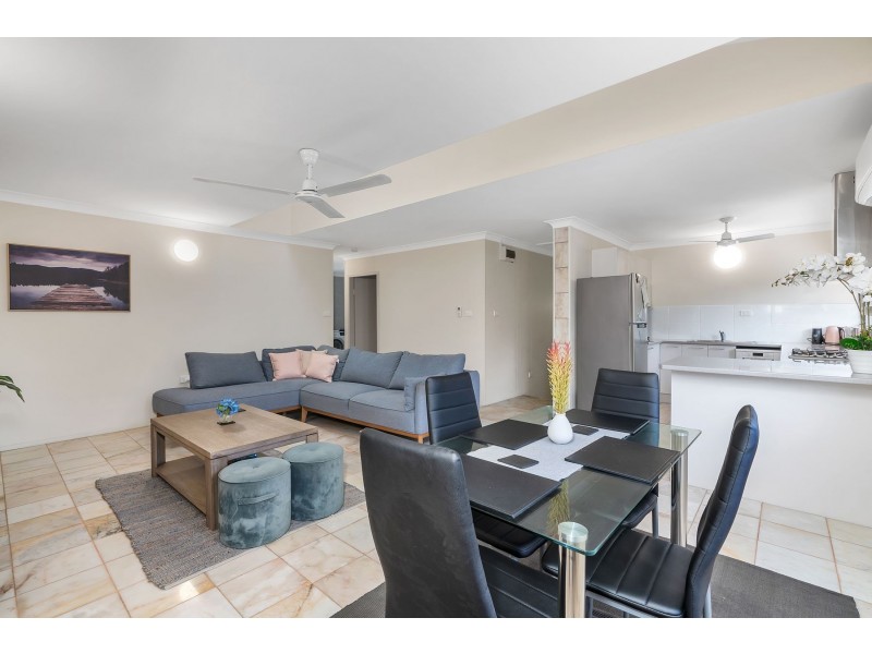 8/11 Crathern Close, Edge Hill QLD 4870