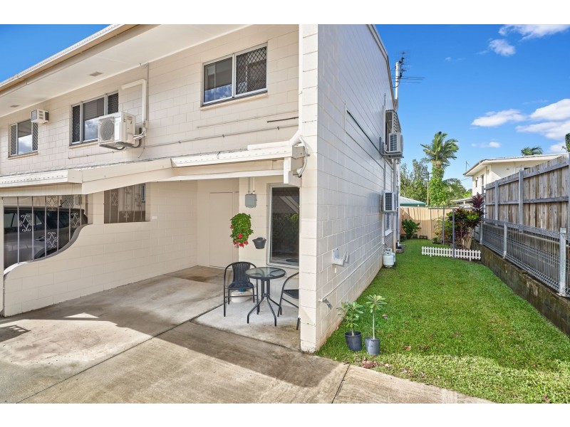 8/11 Crathern Close, Edge Hill QLD 4870