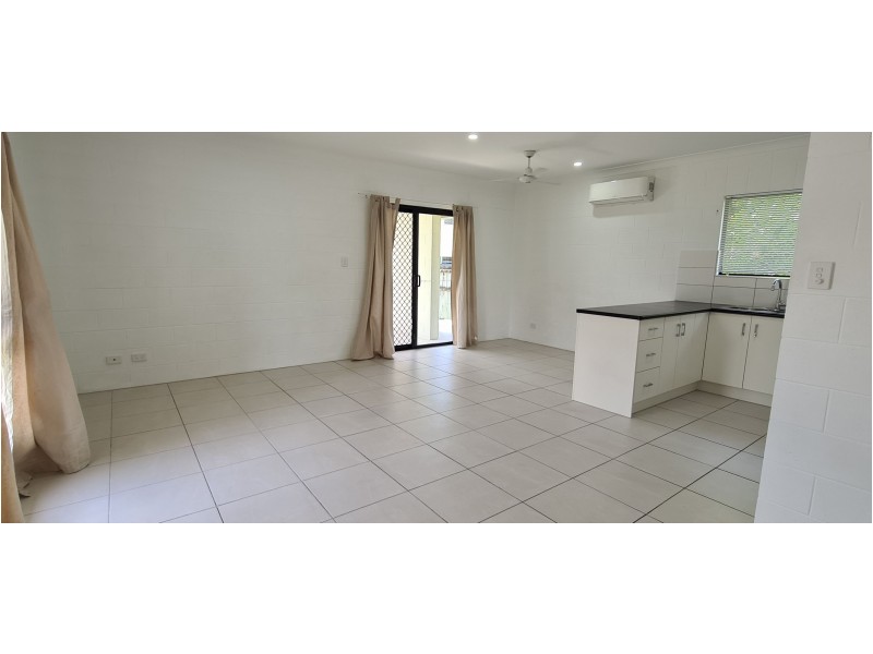 2/10 Olive Street, Manoora QLD 4870